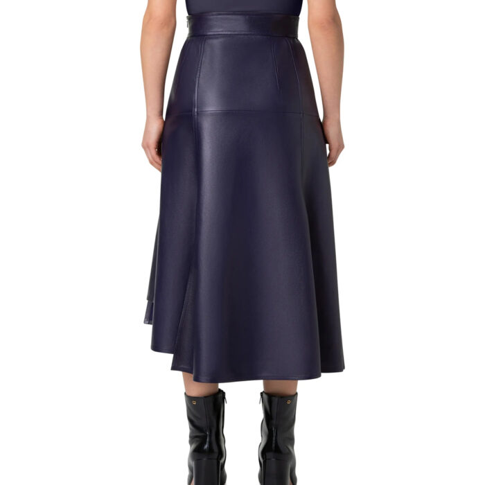 Women look slim leather skirt